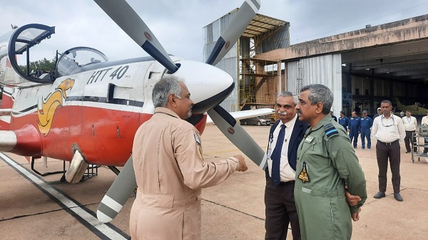 Hindustan Turbo Trainer HTT-40: वायु सेना उप प्रमुख ने उड़ाया हिंदुस्तान टर्बो ट्रेनर एचटीटी-40