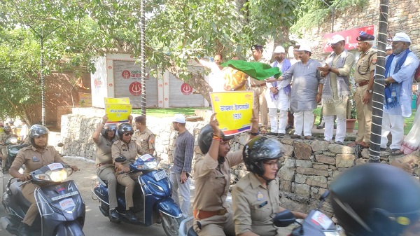 CRPF Women Bikers Reached Varanasi