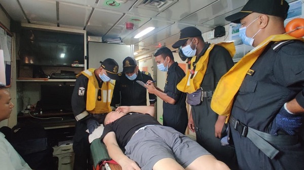 Indian Coast Guard rescue:भारतीय तटरक्षक बल ने चीनी चालक दल के बीमार सदस्य को आपात स्थिति में बचाया