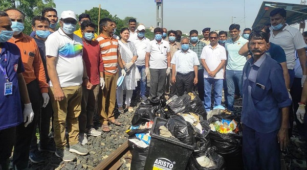 Rajkot Division Mega Swachhta Abhiyan: राजकोट मंडल मेगा स्वच्छता अभियान ‘एक तारीख एक घंटा’ अंतर्गत 224 जगहों पर किया गया श्रमदान 1 Rajkot Division Mega Swachhta Abhiyan