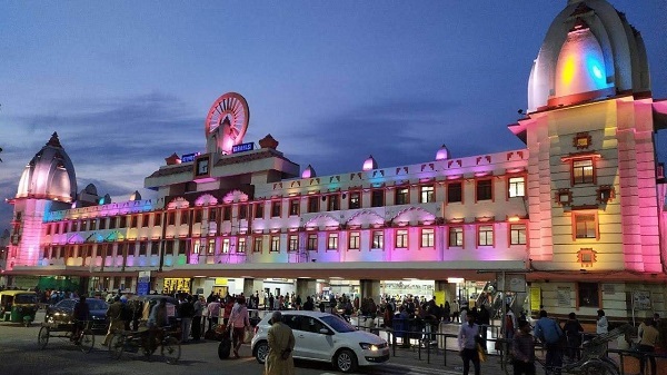 Varanasi station light