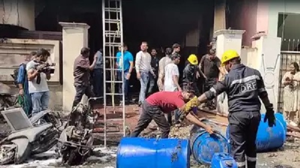 Hyderabad Fire News: हैदराबाद में हुआ बड़ा हादसा, अपार्टमेंट में आग लगने से इतने लोगों ने गंवाई जान