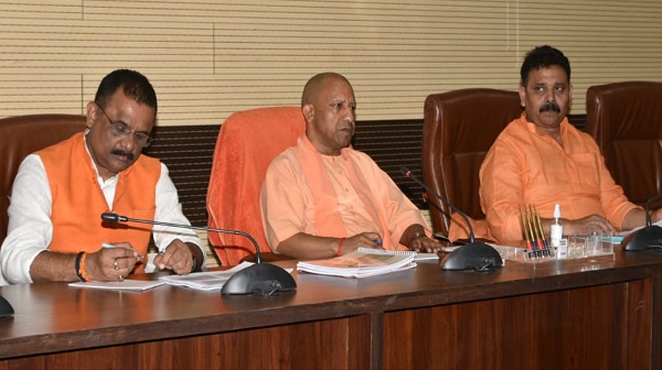 CM Yogi Reviewed Development Works in Varanasi