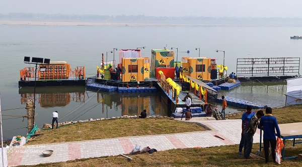 Floating CNG station launched in Varanasi: प्रधानमंत्री के संसदीय क्षेत्र में फ्लोटिंग सीएनजी स्टेशन का हुआ शुभारंभ