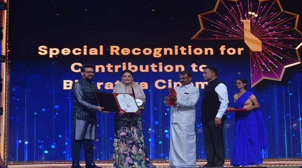 Madhuri Dixit Honored: भारतीय सिनेमा में विशेष पहचान बनाने के लिए माधुरी दीक्षित हुई सम्‍मानित