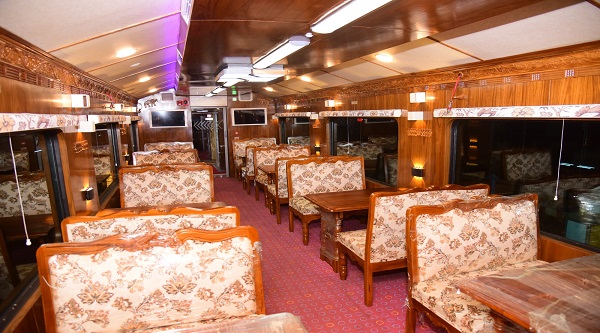 PM Modi Flags Off Gujarat First Steam Heritage Special Train: प्रधानमंत्री नरेंद्र मोदी ने गुजरात की पहली स्टीम हेरिटेज विशेष ट्रेन को हरी झंडी दिखाई 4 PM Modi Flags Off Gujarat First Steam Heritage Special Train 1