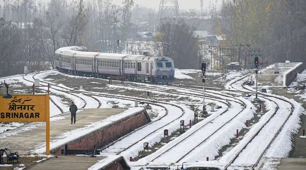 New Train for Kashmir: ‘सपनों’ को मिलेगी नई उड़ान!   जल्द ही कश्मीर तक चलेगी सीधी ट्रेन…