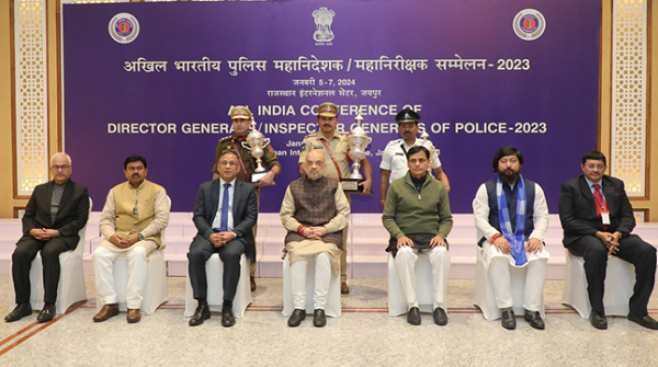 Best Police Stations Award: गृहमंत्री अमित शाह ने तीन सर्वश्रेष्ठ पुलिस स्टेशनों के लिए ट्रॉफियां प्रदान कीं