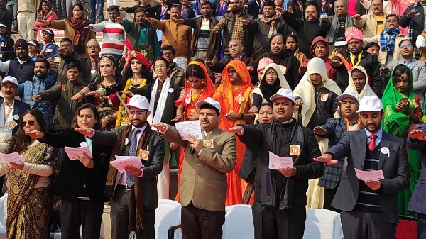 Oath For Voting in Varanasi: वाराणसी में मतदाता दिवस पर मतदान हेतु लिया गया शपथ
