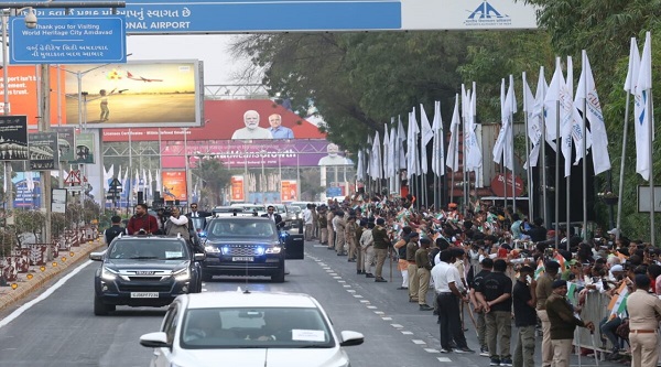 PM Modi Road Show: प्रधानमंत्री नरेंद्र मोदी ने UAE के राष्ट्रपति संग किया भव्य रोड शो