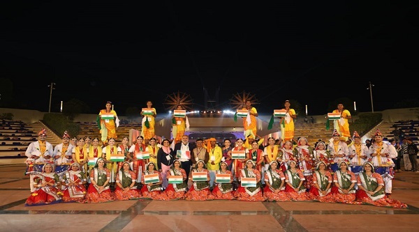 Vibrant Gujarat Global Summit 2024: महात्मा मंदिर में रंगारंग सांस्कृतिक कार्यक्रम आयोजित किया गया