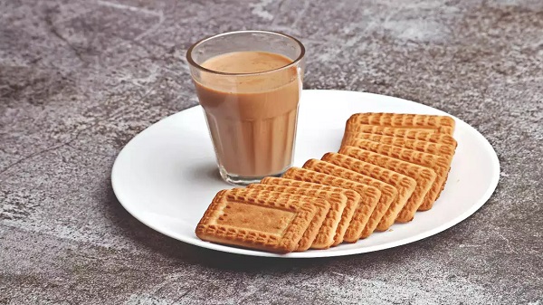 Tea-Biscuit: काफी भारी पड़ेगी चाय-बिस्कुट की दोस्ती, आज ही बना लें दूरी वरना हो सकती है समस्याएं
