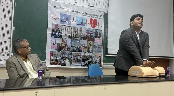 Training On CPR To Employees in IIT