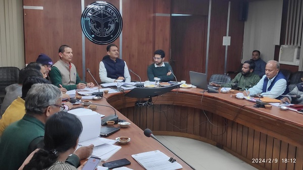 Varanasi DM Reviewed Development Project: प्रधानमंत्री के संसदीय क्षेत्र में विकास परियोजना की डीएम ने की समीक्षा 1 Varanasi DM Reviewed Development Project