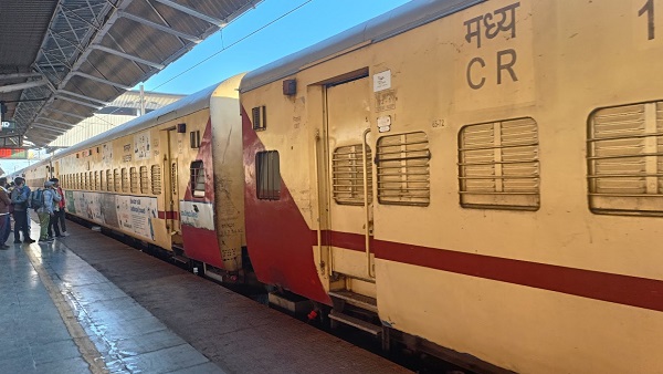 One-Way Special Train: मध्य रेल बल्लारशाह से सीएसएमटी मुंबई तक वन-वे विशेष ट्रेन चलाएगा
