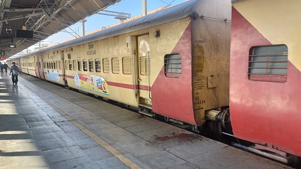 Surat-Brahmapur train changed route: सूरत-ब्रह्मपुर ट्रेन 1 मई से परिवर्तित मार्ग से चलेगी