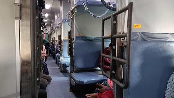 CR Holi Special Train: मध्य रेल चलाएगी 2 अतिरिक्त अनारक्षित होली विशेष ट्रेन, जानें…