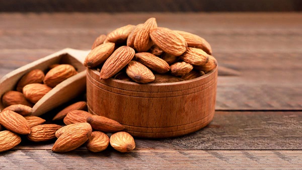Almond Side Effects: ये लोग भूलकर भी न करें बादाम का सेवन, फायदे के बदले होंगे नुकसान