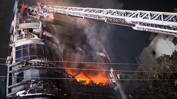 Restaurant Fire: रेस्टोरेंट में लगी भीषण आग, 44 लोगों की हुई मौत
