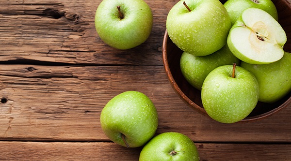 Green Apple Benefits: आज से ही अपनी डाइट में शामिल करें ग्रीन एप्पल, दूर भाग जाएंगी यह बीमारियां