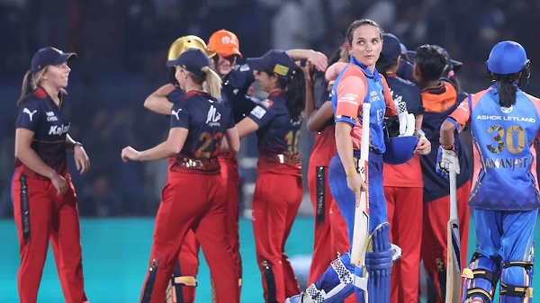 RCB VS MI: WPL के ‘सेमीफाइनल’ में आरसीबी को मिली अविश्वसनीय जीत, दिल्ली से होगा खिताबी मुकाबला