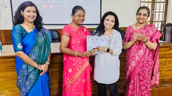 Dr Chandana Basu: बी एच यू की डॉ चंदना बसु ने तेलंगाना विश्वविद्यालय मे दिया विशिष्ट व्याख्यान