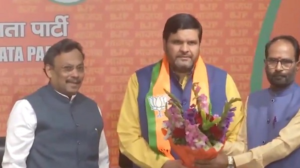 Gaurav Vallabh join BJP