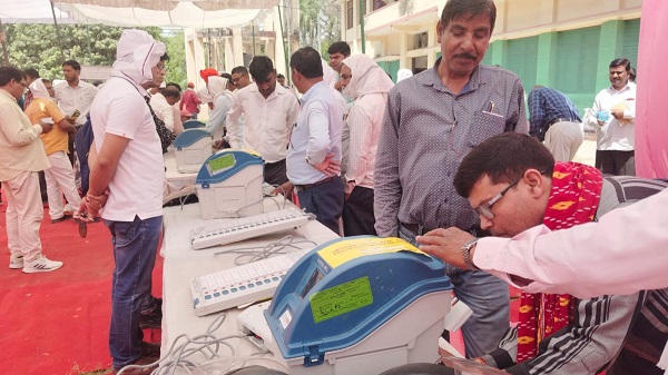 Voting machine trainning