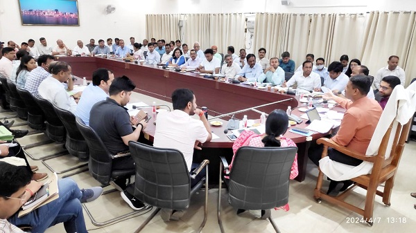 District Election Officer: निरीक्षण के दौरान किसी मतदान केंद्र पर कमी दिखे, तो उसे तत्काल पूर्ण करा लिया जाए: जिला निर्वाचन अधिकारी 2 District Election Officer: निरीक्षण के दौरान किसी मतदान केंद्र पर कमी दिखे, तो उसे तत्काल पूर्ण करा लिया जाए: जिला निर्वाचन अधिकारी