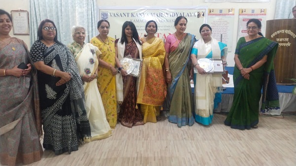 वी के एम(VKM) की पुरा छात्रा डॉ अर्पिता रंजन और डॉ विनीता को किया गया सम्मानित