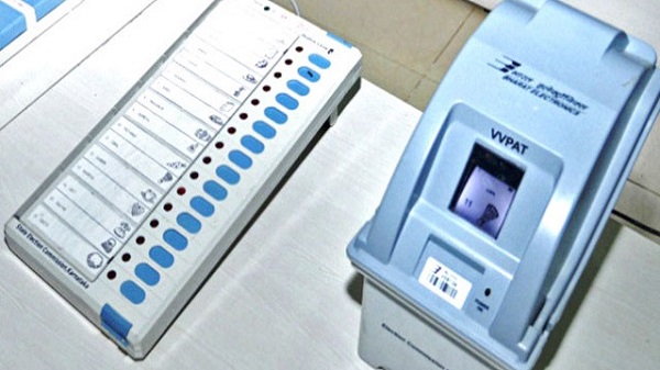 Voter broke EVM machine: हरिद्वार में मतदाता ने तोड़ी इवीएम मशीन; पुलिस ने लिया हिरासत में