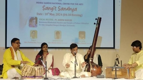 Classical music evening: बी एच यू के मालवीय सभागार मे शास्त्रीय संगीत संध्या संपन्न