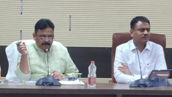 Minister Ravindra Jaiswal expressed displeasure: प्रधानमंत्री के संसदीय क्षेत्र मे विद्युत कटौती से मंत्री रविंद्र जायसवाल नाराज