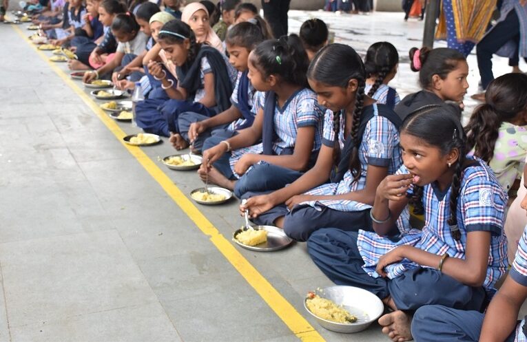 Girls primary education in Gujarat: गुजरात में प्राथमिक शिक्षा में छात्राओं की स्कूल ड्रॉपआउट दर 1.31 फीसदी