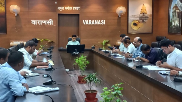 Review meeting of DC of Varanasi: वाराणसी के मंडलायुक्त की अध्यक्षता में मंडलीय समीक्षा बैठक सम्पन्न