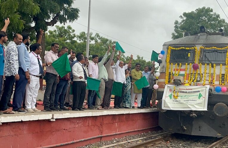 New Train for Bhuj-delhi: भुज-दिल्ली सराय रोहिल्ला द्वि साप्ताहिक एक्सप्रेस ट्रेन का शुभारंभ