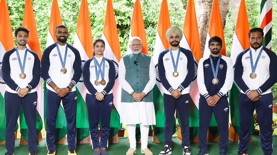 Paris Olympic players met the PM