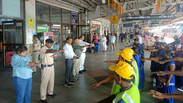 Cleanliness campaign on Ahmedabad division: अहमदाबाद मंडल पर “स्वच्छता ही सेवा” अभियान के अंतर्गत विभिन्न कार्यक्रमों का आयोजन