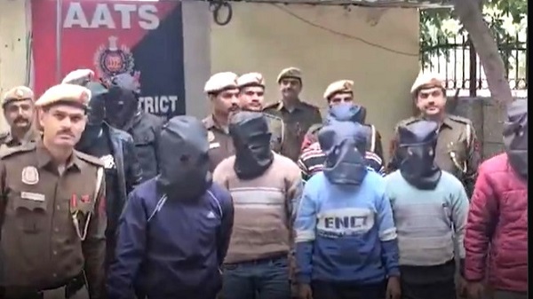 Big racket of giving Indian citizenship busted: बांग्लादेशी घुसपैठियों को दिल्ली में भारतीय नागरिकता देने के बड़े रैकेट का भंडाफोड़ 1 Big racket of giving Indian citizenship busted: बांग्लादेशी घुसपैठियों को दिल्ली में भारतीय नागरिकता देने के बड़े रैकेट का भंडाफोड़