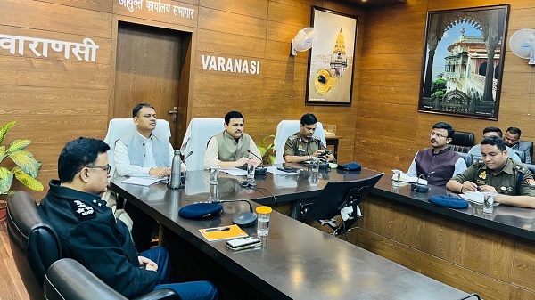 Kumbh Preparations: वाराणसी के मंडलायुक्त की अध्यक्षता में कुम्भ की तैयारियों हेतु बैठक सम्पन्न 1 Kumbh Preparations