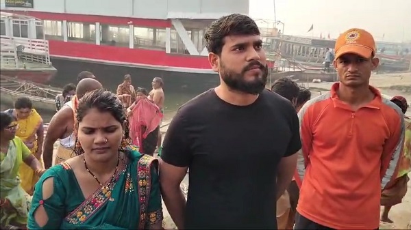 NDRF jawan saved woman's life: गंगा में डूब रही महिला की जान बचाई एन डी आर एफ के जवान ने 2 NDRF jawan saved woman’s life: गंगा में डूब रही महिला की जान बचाई एन डी आर एफ के जवान ने