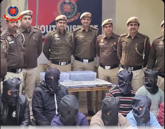 Big racket of giving Indian citizenship busted: बांग्लादेशी घुसपैठियों को दिल्ली में भारतीय नागरिकता देने के बड़े रैकेट का भंडाफोड़ 2 racket