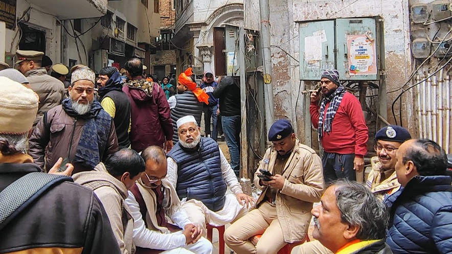 Kashi Siddheshwar Mandir: काशी मे 400 वर्षो से बन्द पड़े सिद्धेश्वर मंदिर का खुला ताला 1 kashi mandir