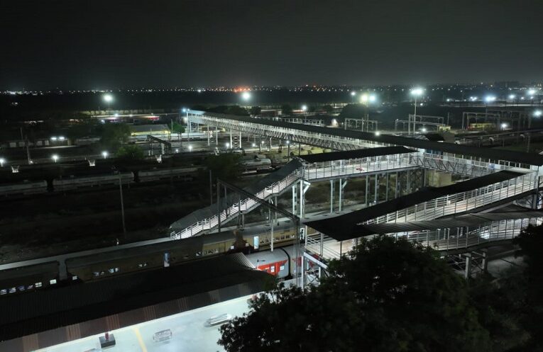 Hapa Railway Station: जामनगर के औद्योगिक गलियारे का आधुनिक प्रवेशद्वार 4 Hapa Railway Station: जामनगर के औद्योगिक गलियारे का आधुनिक प्रवेशद्वार