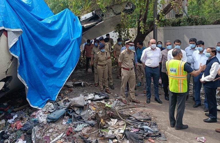 Principal Secretary Dr. P. K. Mishra: डॉ. पी.के. मिश्र ने सिविल अस्पताल में पीड़ितों और उनके परिवारों से मुलाकात की