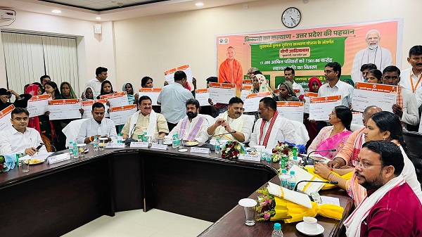 Kisan Kalyan: किसानों का कल्याण, उत्तर प्रदेश की पहचान-रविन्द्र जायसवाल 2 Kisan Kalyan: किसानों का कल्याण, उत्तर प्रदेश की पहचान-रविन्द्र जायसवाल