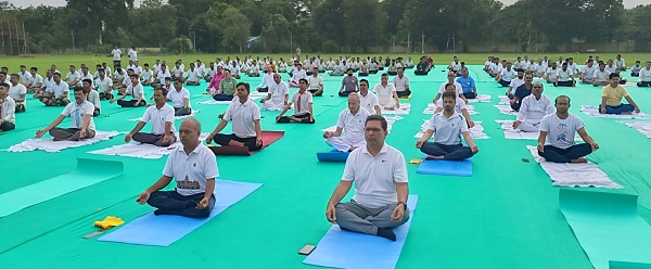 International Yoga Day: राजकोट रेल मंडल पर उत्साहपूर्वक मनाया गया ‘अंतर्राष्ट्रीय योग दिवस' 3 rjt yog