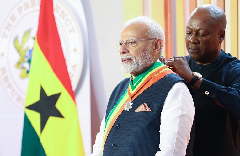 PM Modi honoured in Ghana: प्रधानमंत्री मोदी घाना के राष्ट्रीय अवार्ड ‘द ऑफिसर ऑफ़ द ऑर्डर ऑफ़ द स्टार ऑफ़ घाना’ से सम्मानित