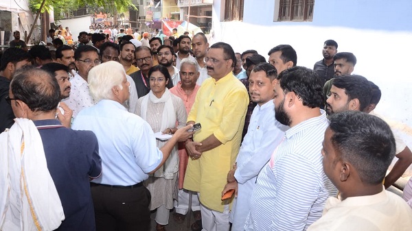 Wish for a child: संतान की कामना हेतु काशी मे स्नान के लिये जुटे लाखों श्रद्धालु