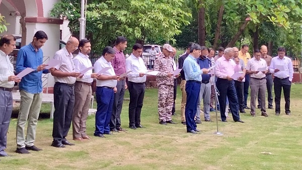 Cleanliness Campaign: राजकोट मंडल पर 'स्वतंत्रता दिवस समारोह-2025' के अंतर्गत स्वच्छता अभियान का शुभारंभ 1 rjt clean promise